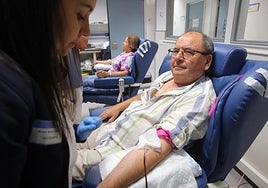 Valgañón, durante su última donación de sangre