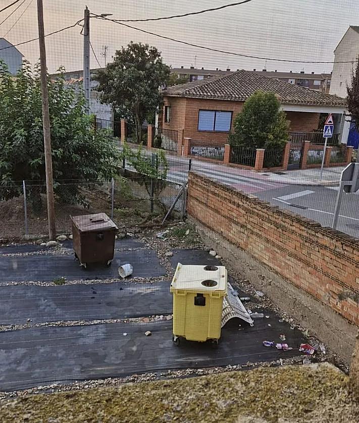 Imagen secundaria 2 - Actos vandálicos en Agoncillo.