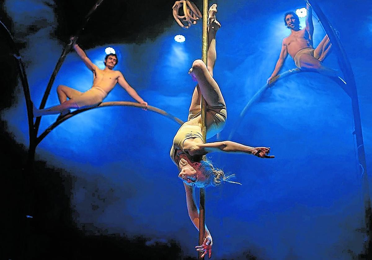 Escena de la obra Yûgen de La Banda Teatro-circo.