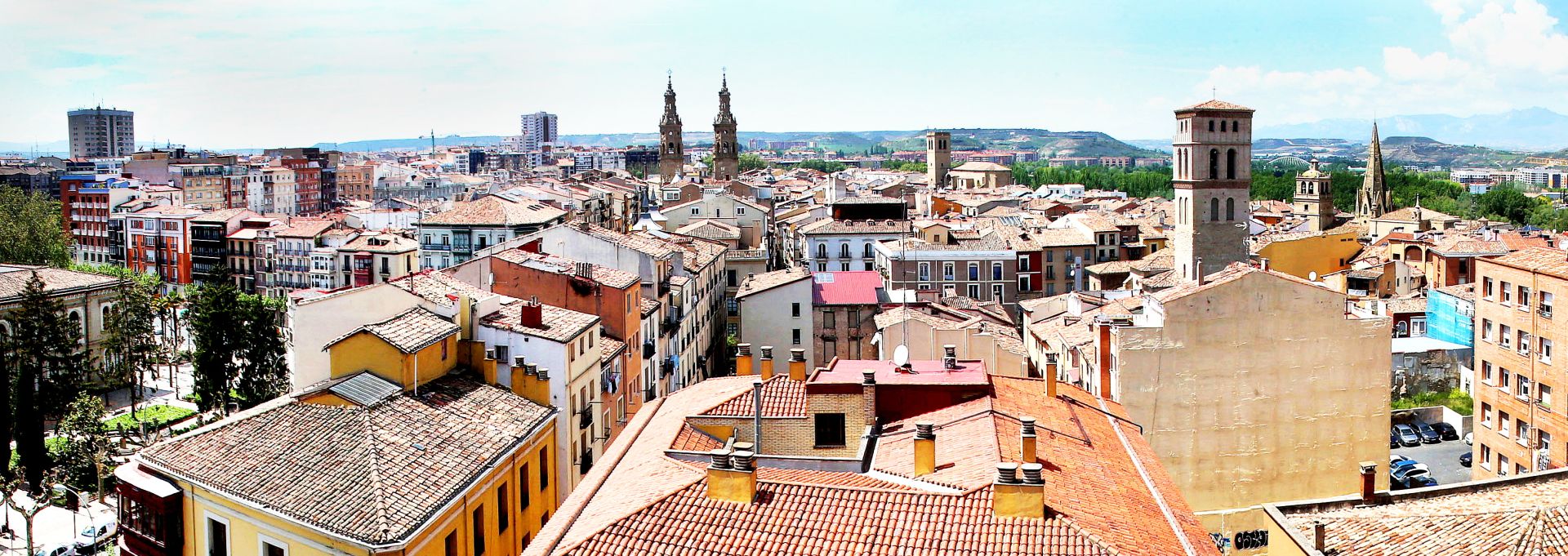 El Logroño antiguo y el nuevo en una perspectiva captada desde la Villanueva en el Casco Antiguo de la capital de La Rioja.