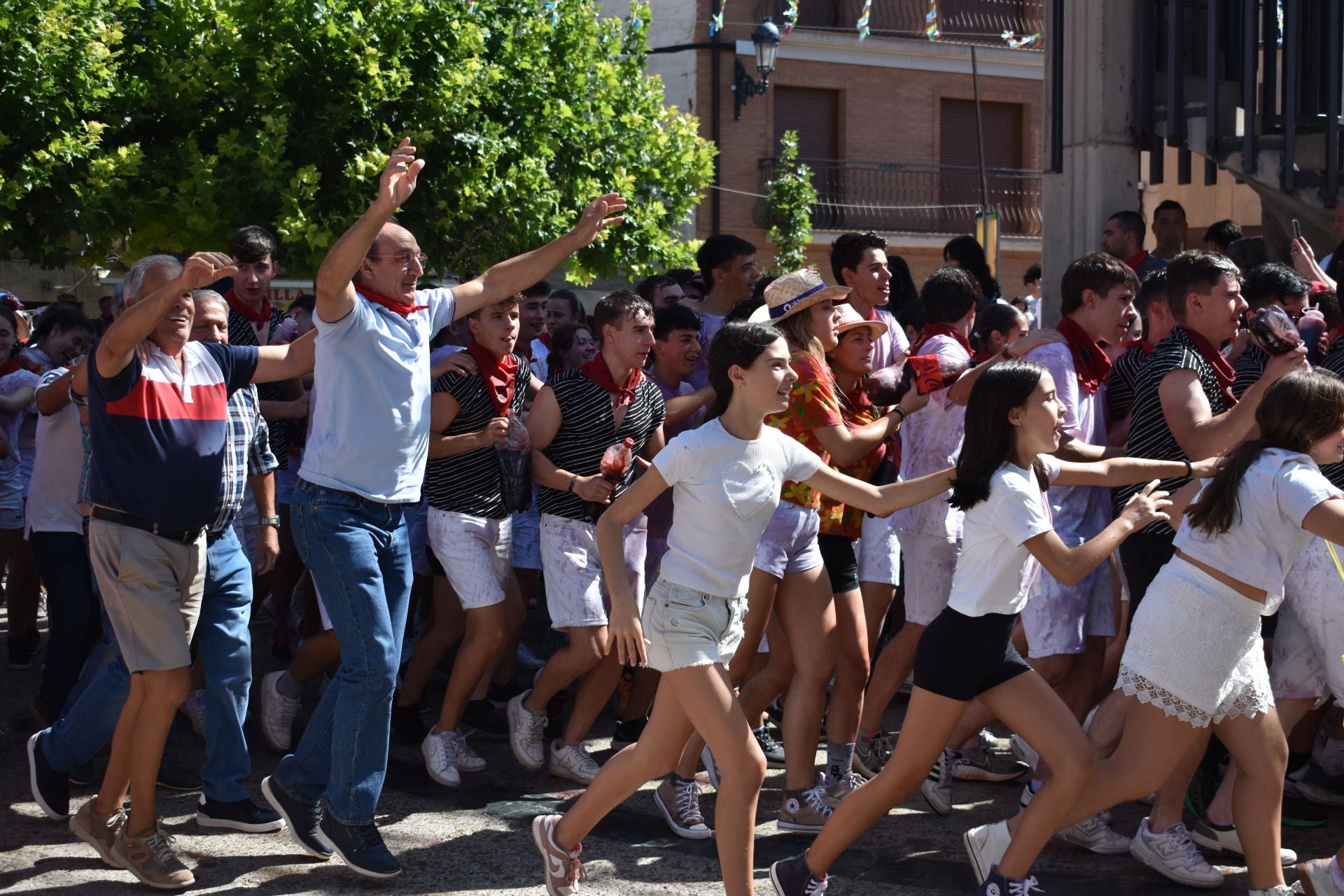Todo el color de las fiestas de Aldanueva de Ebro