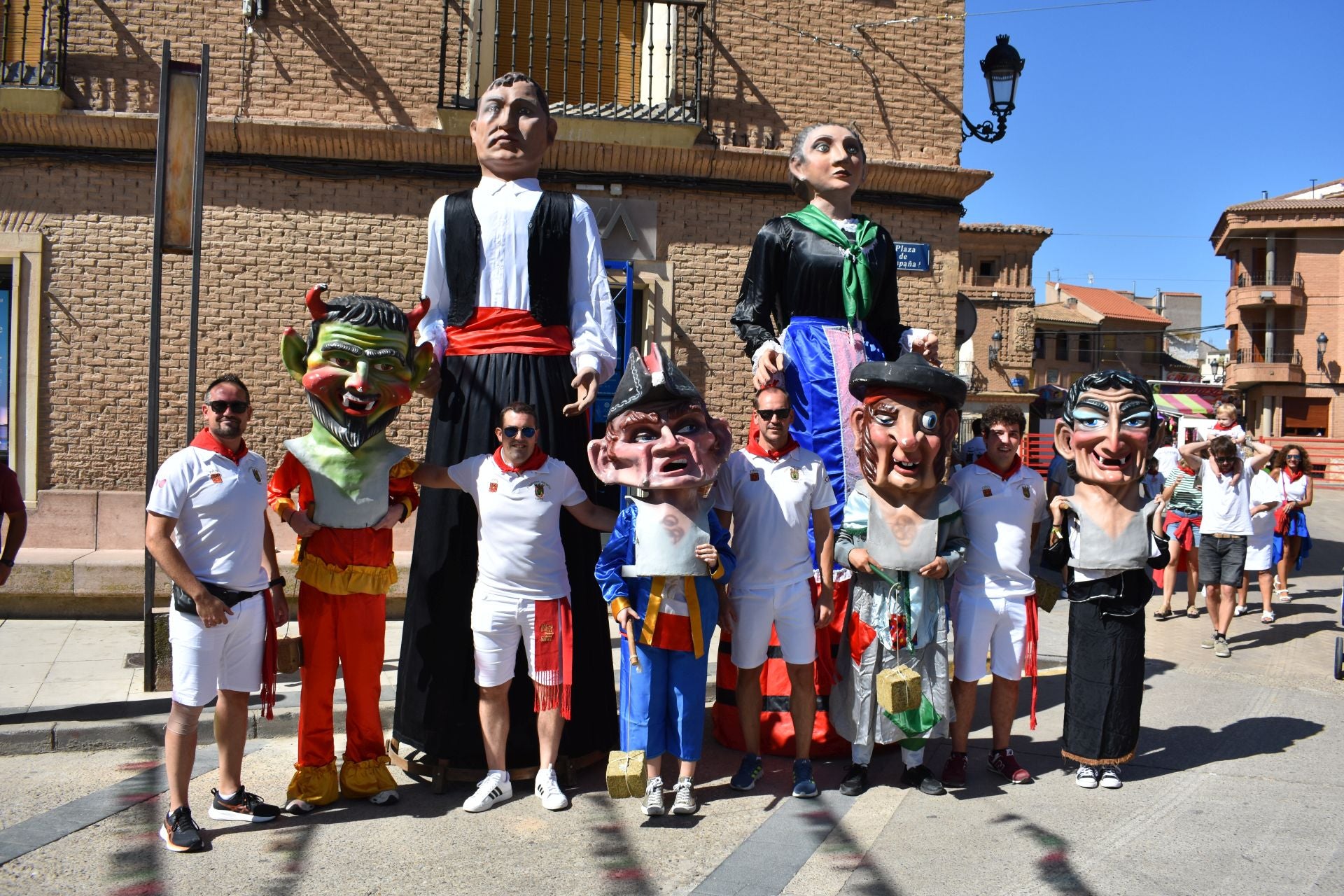 Todo el color de las fiestas de Aldanueva de Ebro