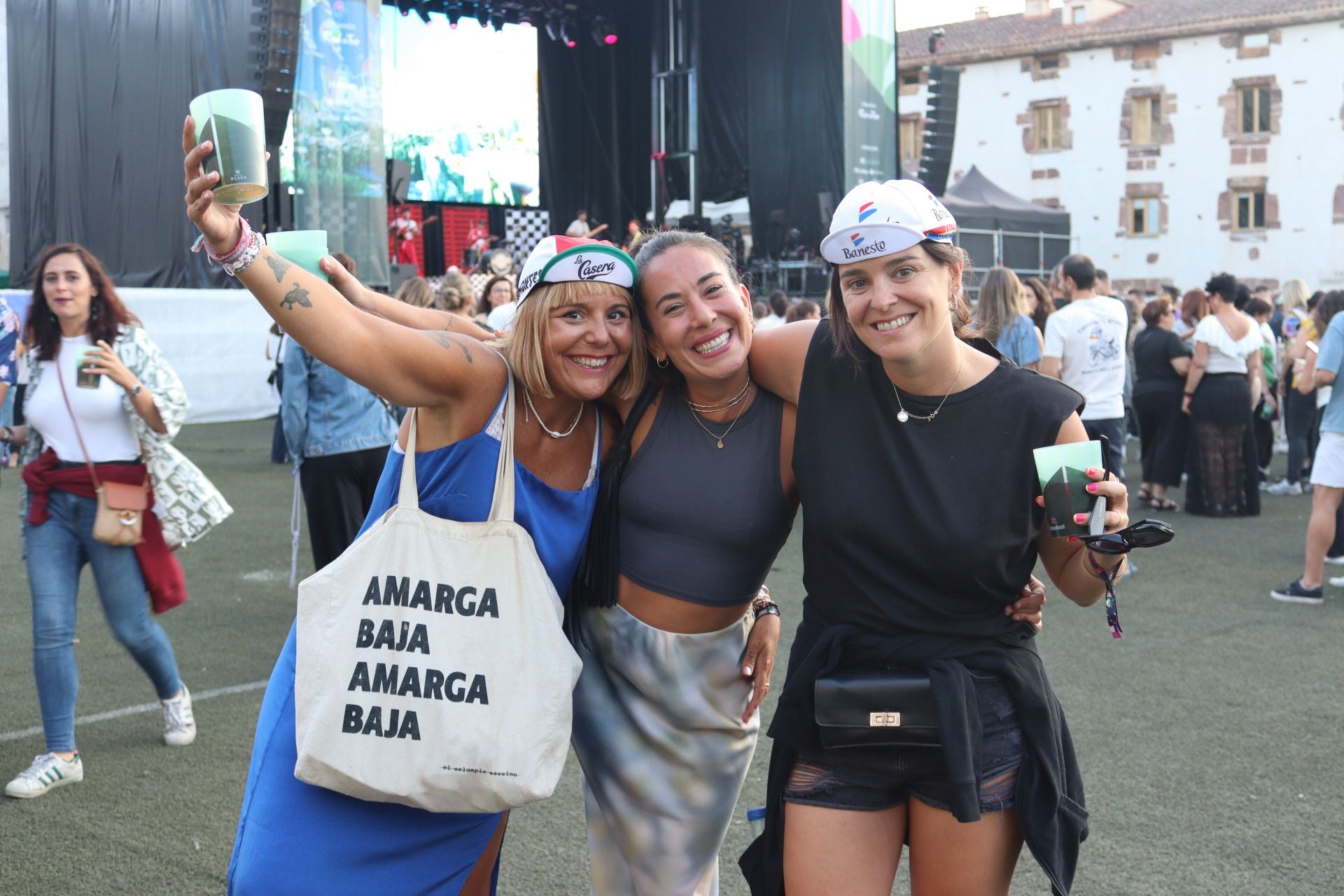 Ambiente festivo en la segunda noche del Ezcaray Fest