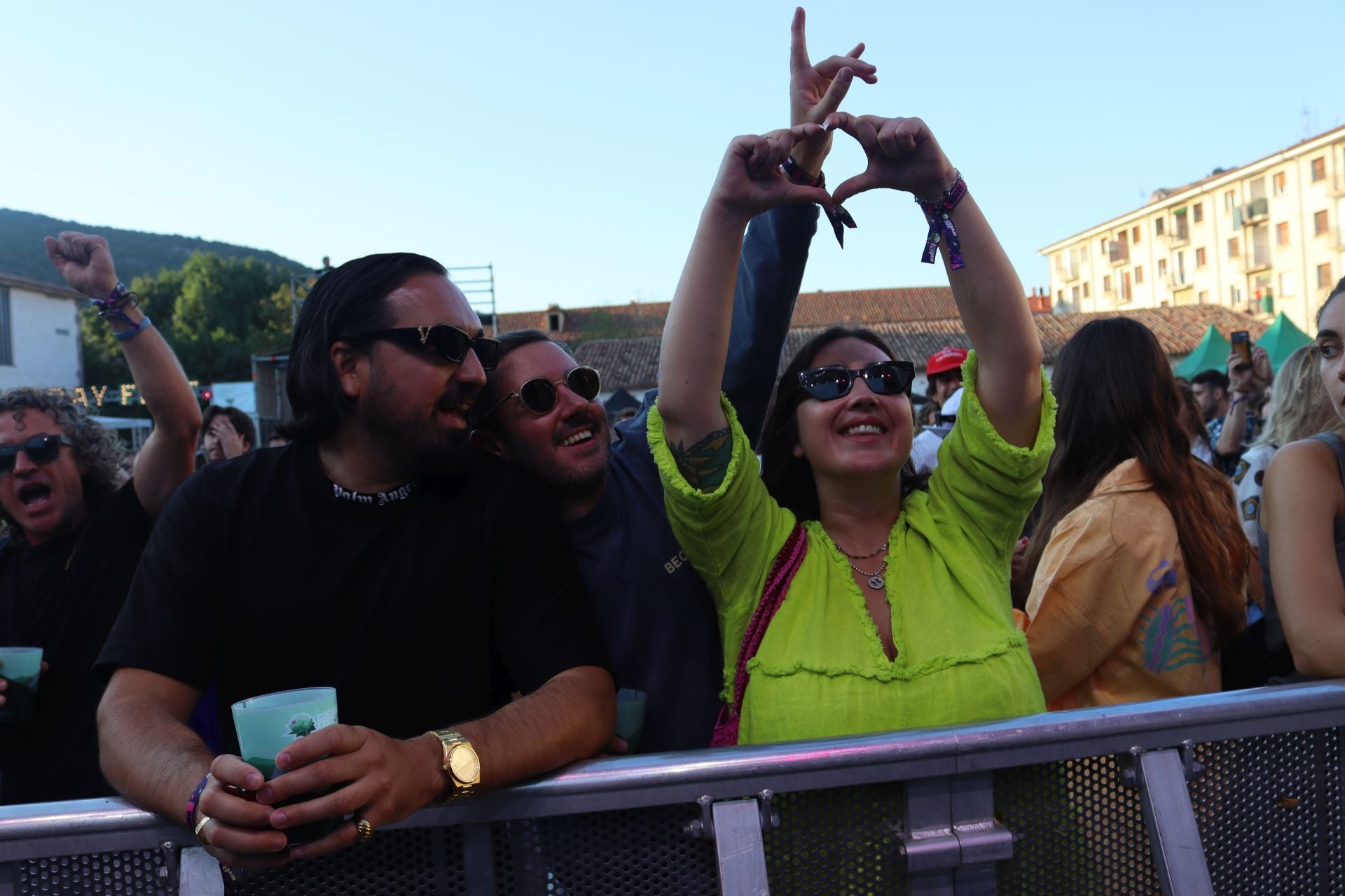Ambiente festivo en la segunda noche del Ezcaray Fest