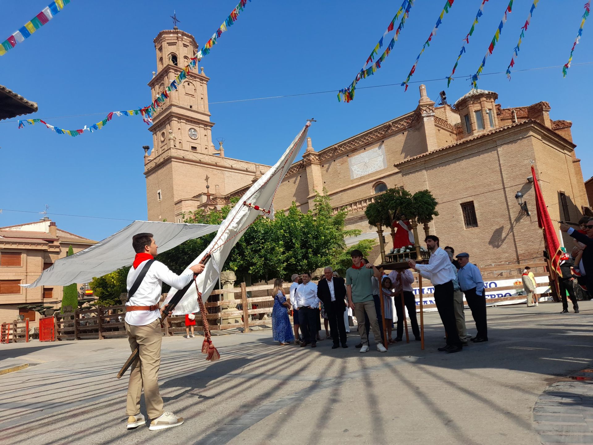 Las imágenes del día de San Bartolomé en Aldeanueva