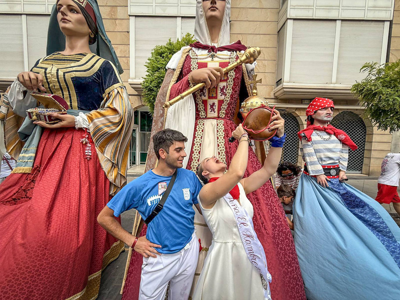 Chupinazo y carrozas: las primeras imágenes de Calahorra en fiestas