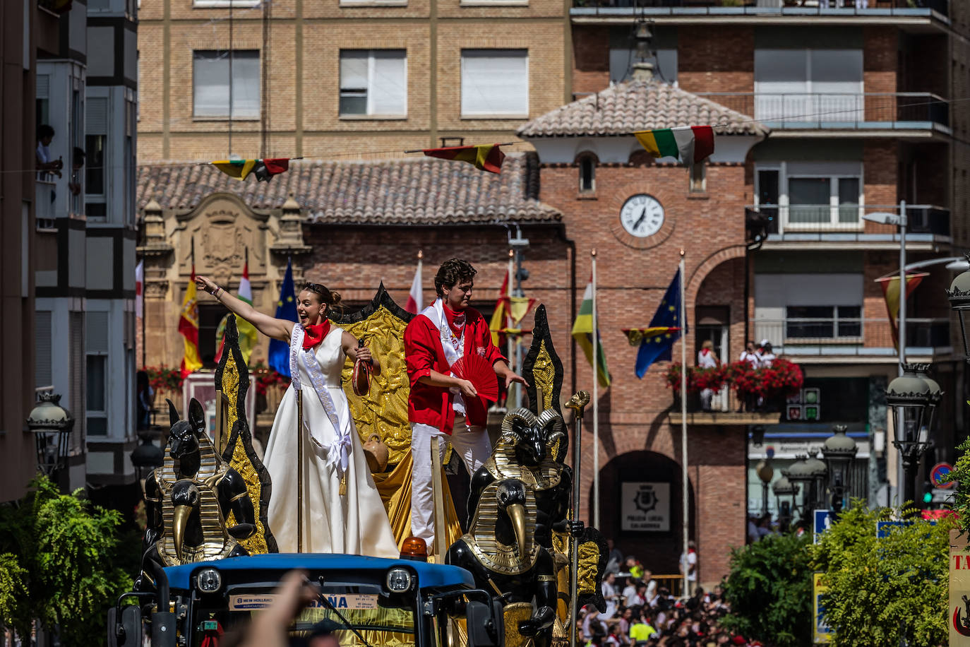 Chupinazo y carrozas: las primeras imágenes de Calahorra en fiestas