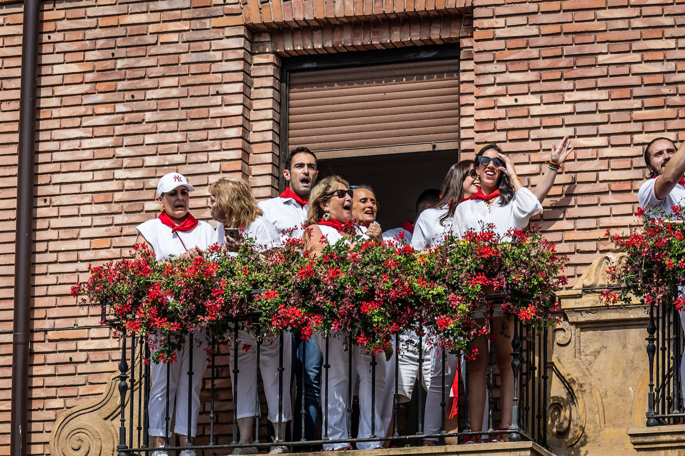 Chupinazo y carrozas: las primeras imágenes de Calahorra en fiestas