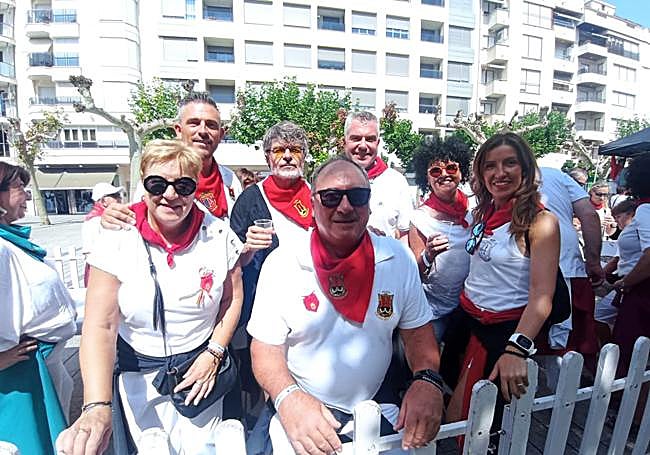 El actor, son sus amigos en Calahorra.