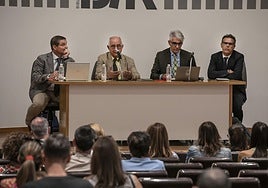 El exconsejero de Educación Pedro Uruñuela, segundo por la izquierda, reunido, en 2020, con los equipos directivos de los colegios concertados de la región.