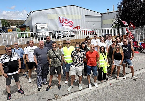Trabajadores de las plantas de CMP Automotive Handling y Sealing, durante unos paros convocados este verano.