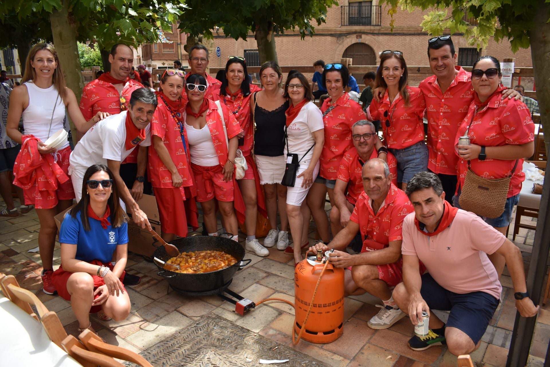 El concurso de calderillos de Aldeanueva reúne a veintidos cuadrillas