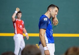 Darío se seca el sudor en el partido disputado este verano en Ezcaray.