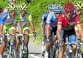 Alejandro Valverde, en la etapa de Valdezcaray de 2012, cuando llegó como líder pero acabó perdiendo el maillot rojo.