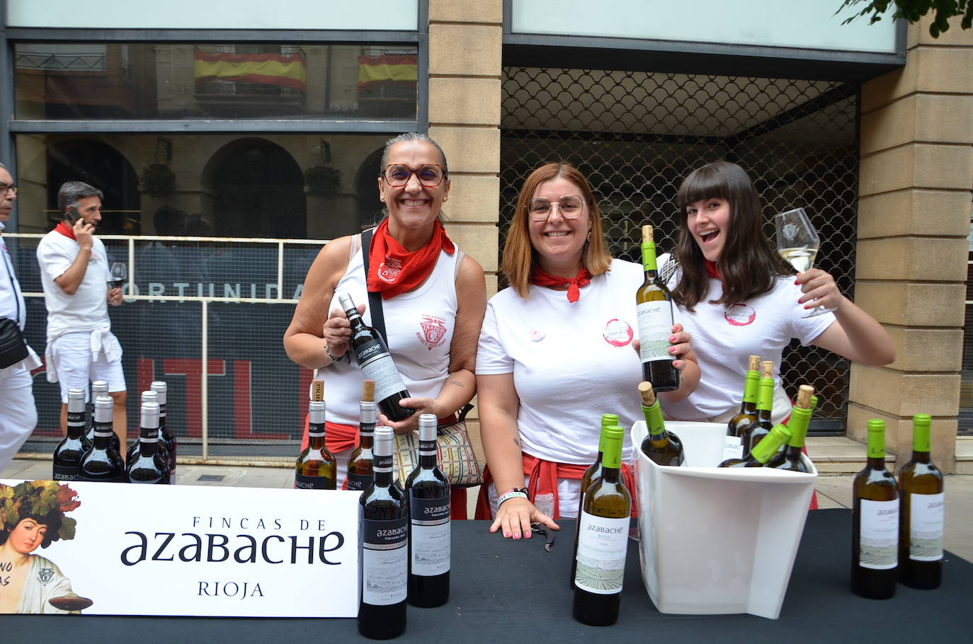 Las imágenes de las degustaciones, brindis y vacas en las fiestas de Calahorra