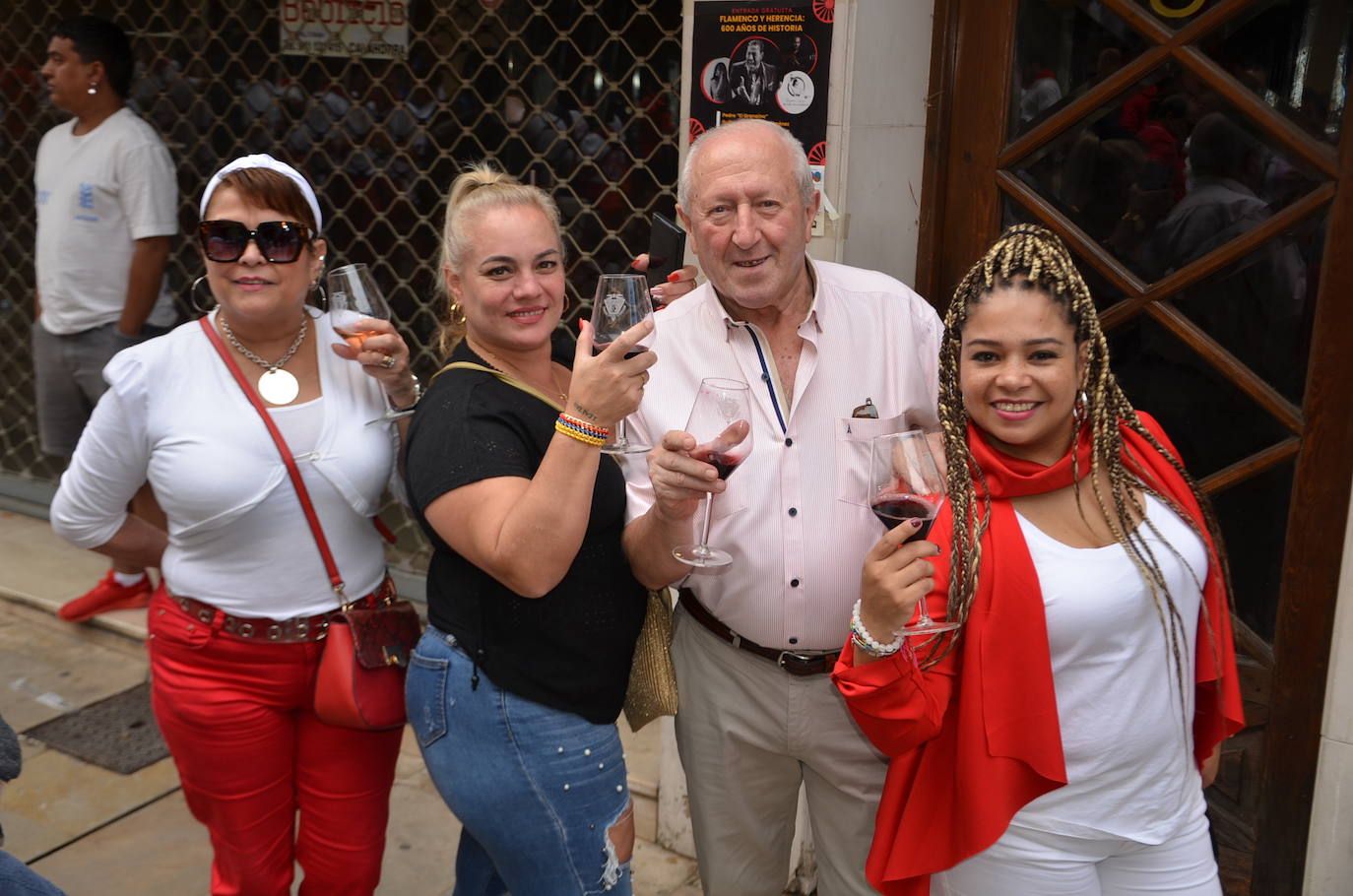 Las imágenes de las degustaciones, brindis y vacas en las fiestas de Calahorra