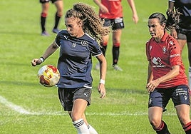 Paula Partido, con el balón en el partido contra el Osasuna, es una de las incorporaciones que ha hecho el DUX con pasado merengue.
