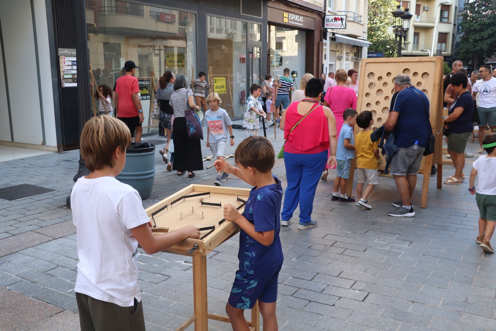 Tarde de juegos en Fliparnedo