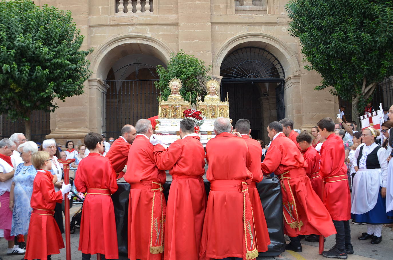 Calahorra despide las fiestas con una procesión a sus patronos