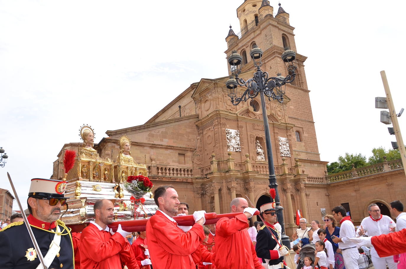 Calahorra despide las fiestas con una procesión a sus patronos