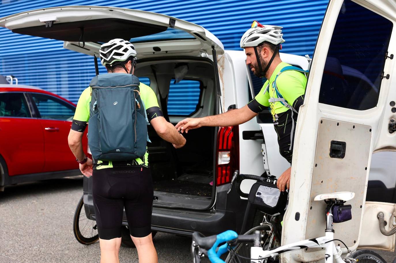 Las imágenes del ambiente festivo por La Vuelta en Ezcaray