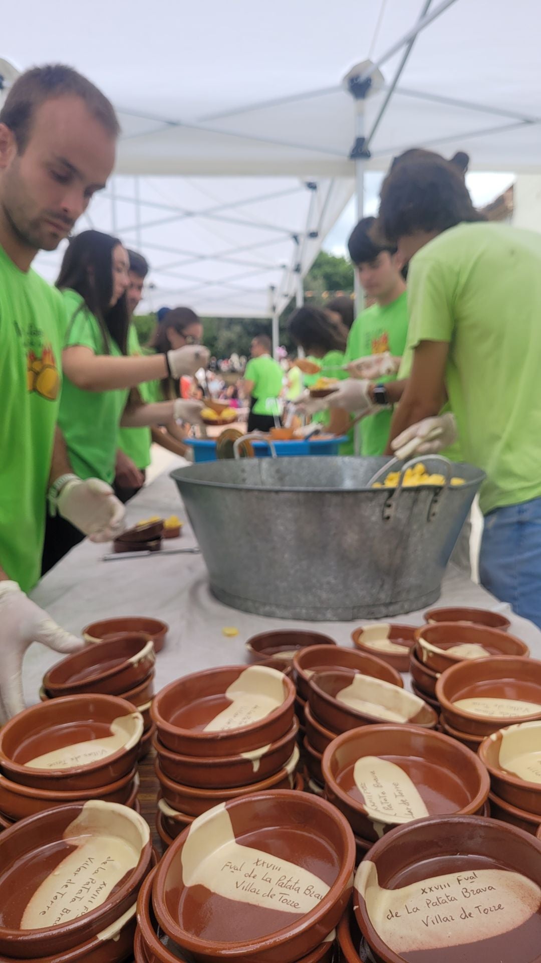 Villar de Torre reparte 2.000 raciones de patatas