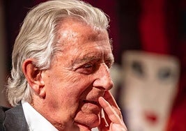 Miguel de los Santos, periodista y escritor madrileño (Valdemoro, 1936).