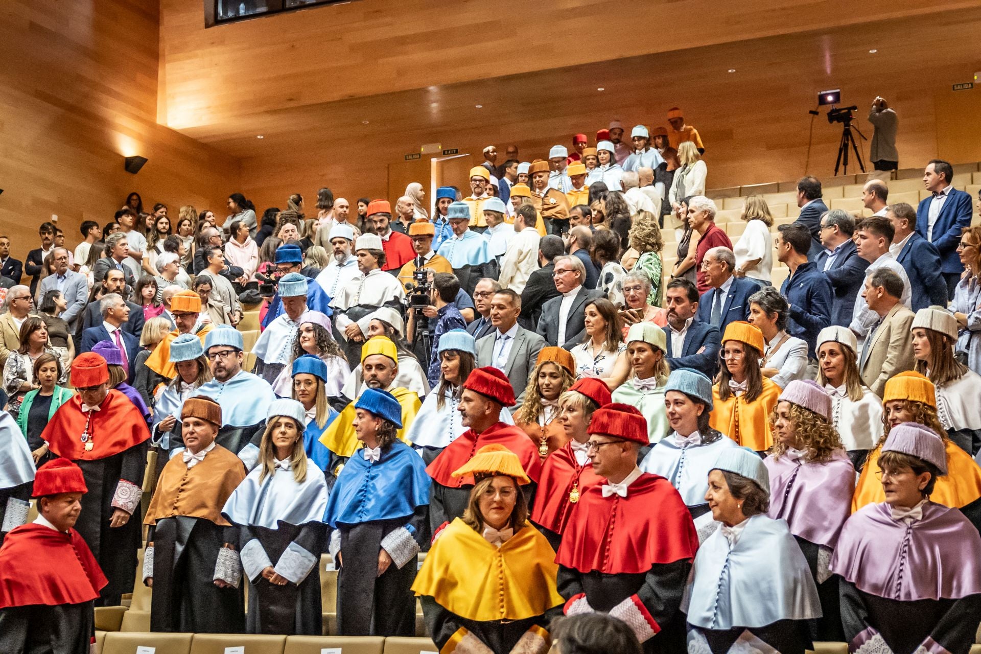 Las imágenes de la apertura del curso académico de la UR