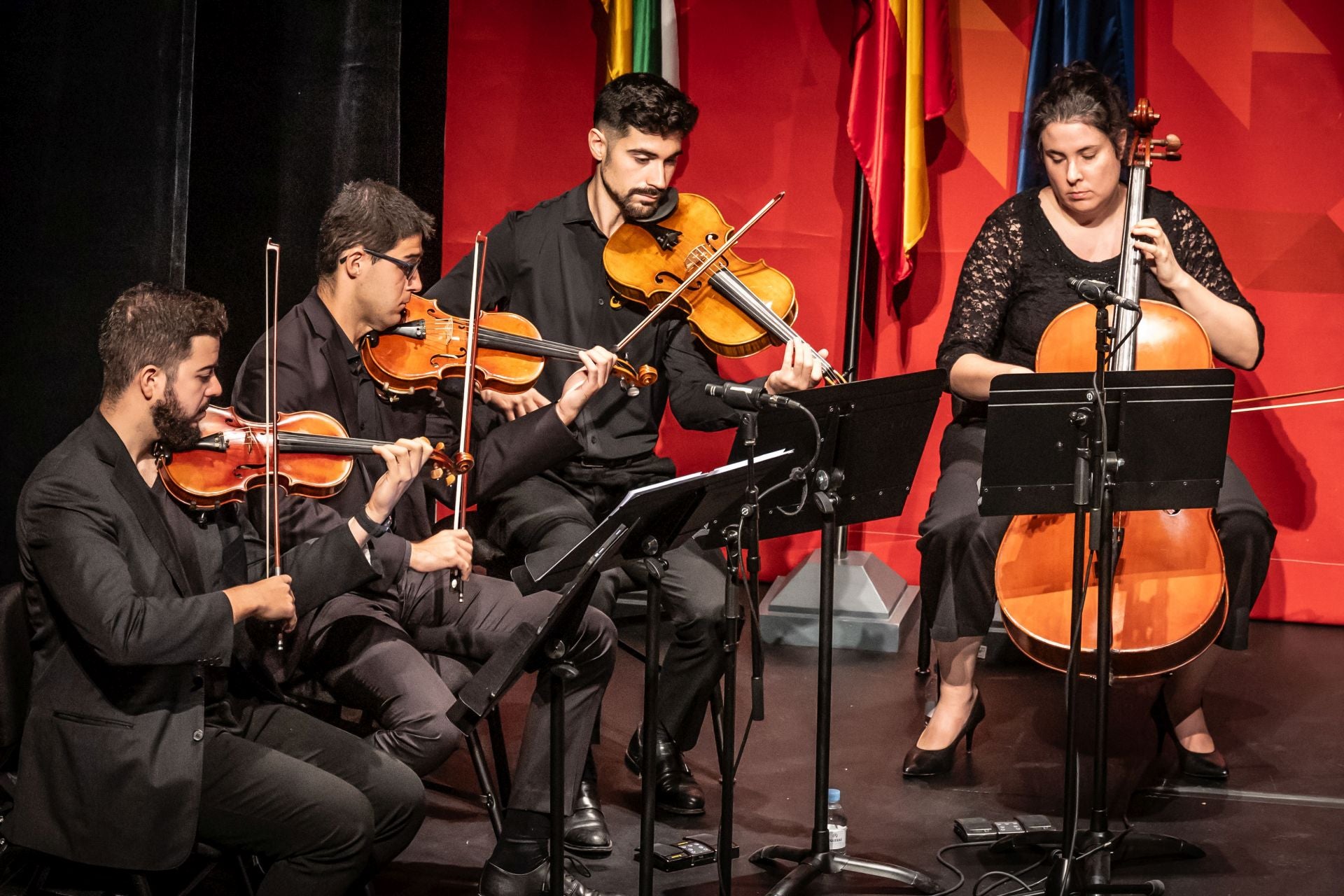 Las imágenes de la apertura del curso académico de la UR