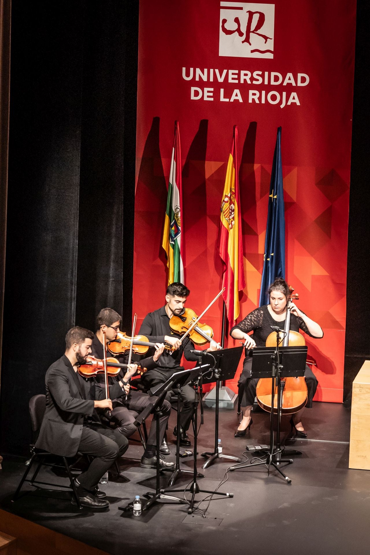 Las imágenes de la apertura del curso académico de la UR