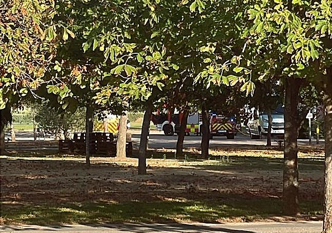 Bomberos de Logroño dentro del IES La Laboral.
