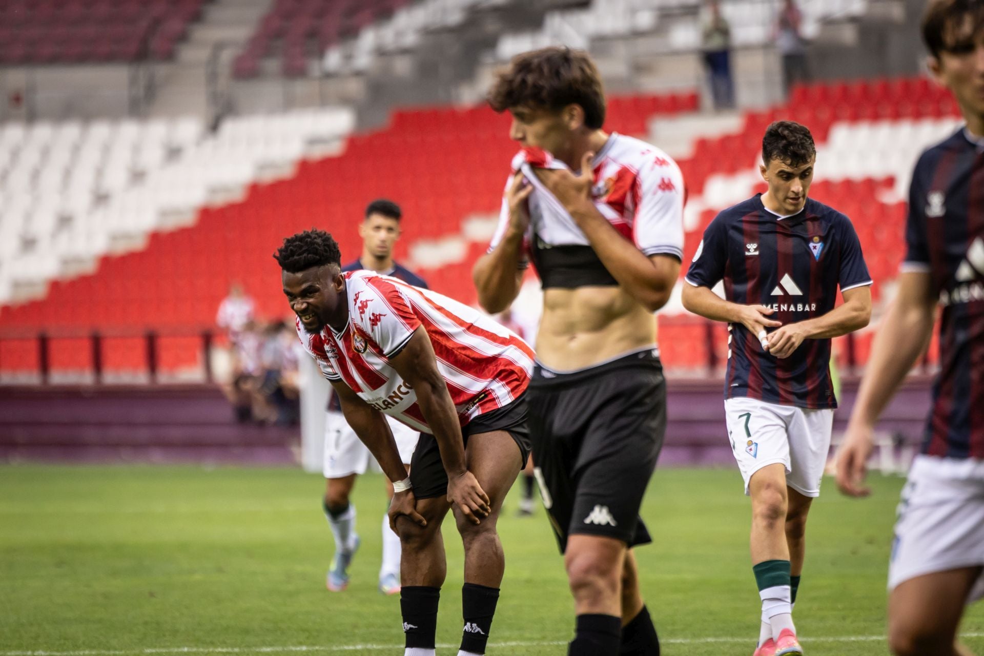 La SDL gana al Eibar en Las Gaunas