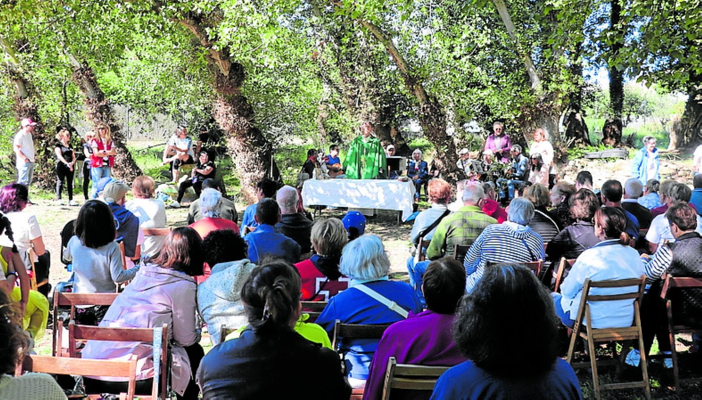La explanada de Vico acogerá almuerzo, bailes y eucaristía.