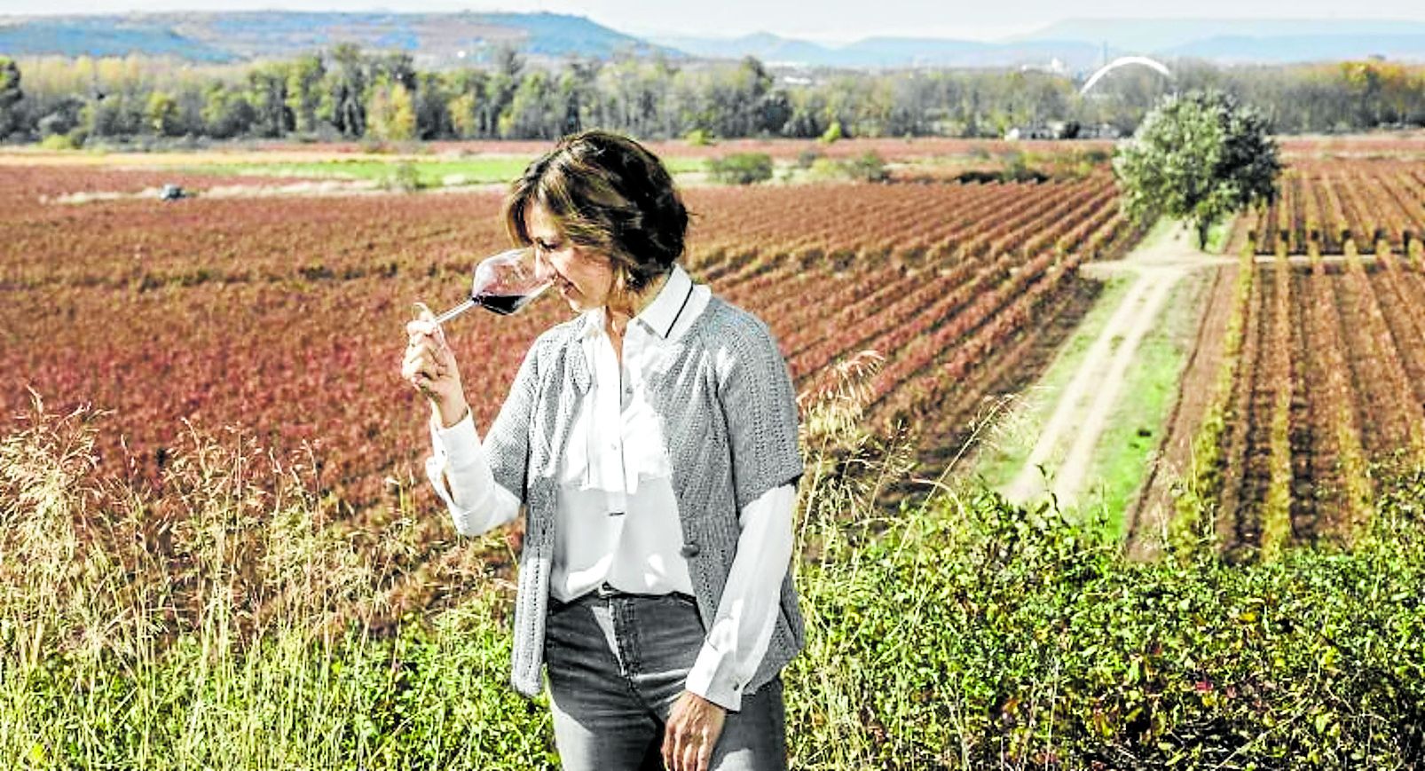 Esperanza Elías, en un viñedo de la bodega
