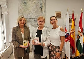 El Ayuntamiento de Calahorra entrega un donativo de 637 euros a Cáritas recaudado en las fiestas de agosto