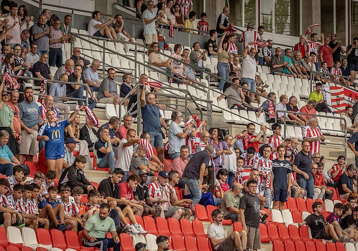 La afición de la SDL, el domingo, en el partio ante el Eibar.