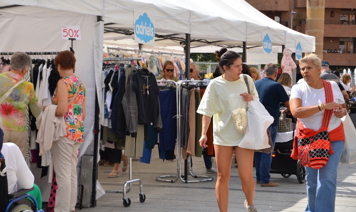 Público, ayer por la mañana, en la feria Promostock, en el Mercadal.