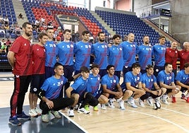 Plantilla y cuerpo técnico del Ciudad de Logroño.