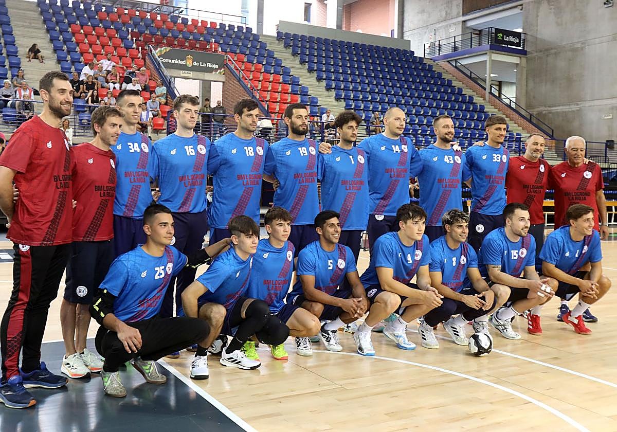 Plantilla y cuerpo técnico del Ciudad de Logroño.
