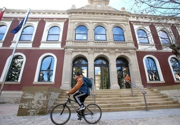 Un informe de la Clínica Jurídica de la UR considera ilegal prohibir el velo