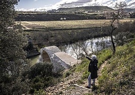 Imagen del Mantible, con el arco logroés ya reconstruido.