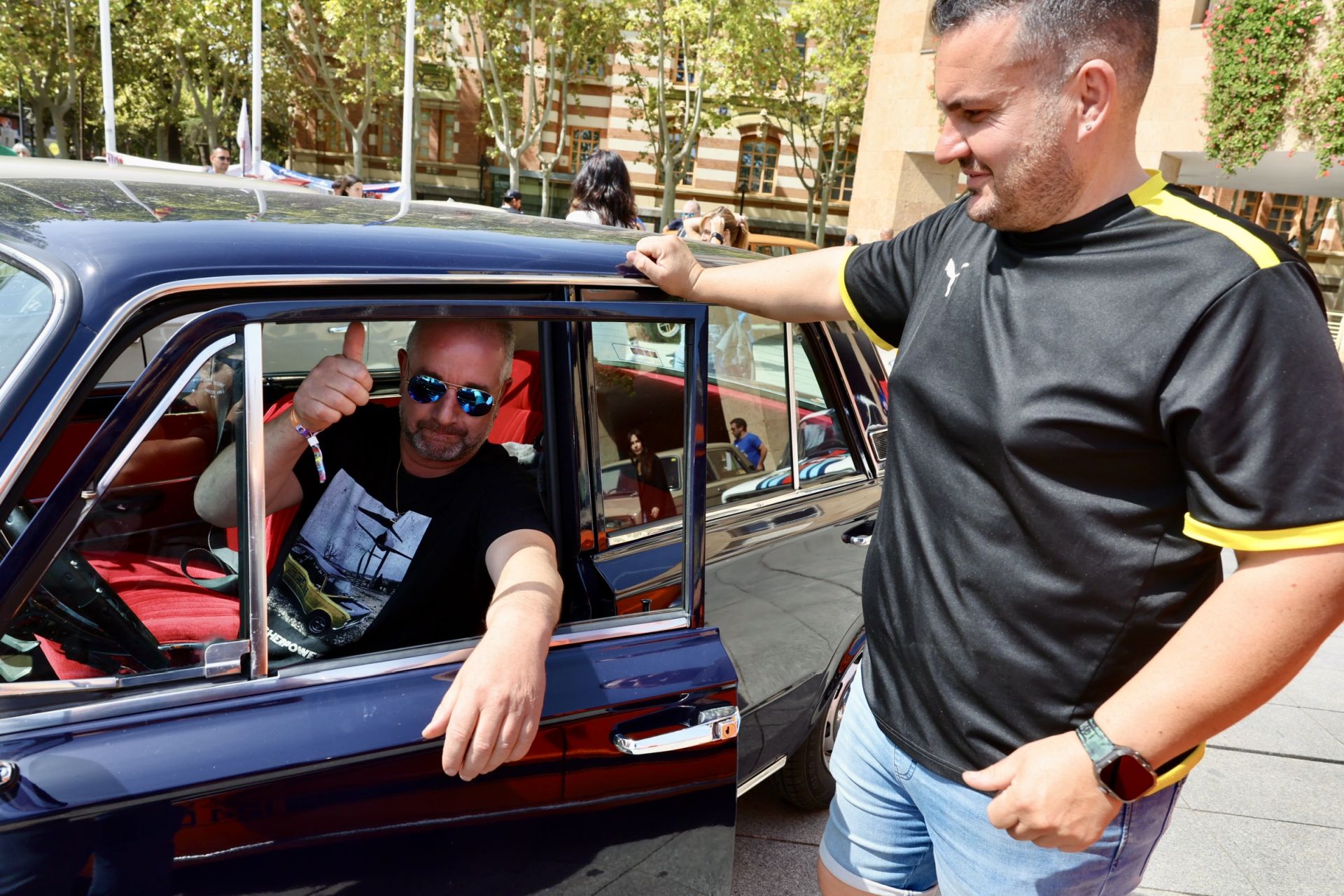 Las imágenes de la concentración de coches Seat de otra época en Logroño