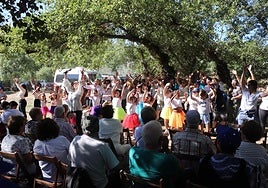 Los grupos de baile de la Academia Tacones y Puntas pusieron a todos a bailar.
