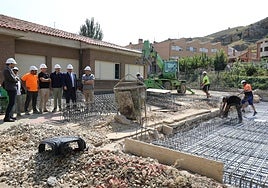 Visita del consejero de Educación Alberto Galiana a las obras de la escuela infantil.