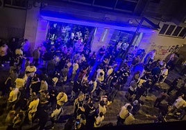 Aspecto de la calle el pasado sábado a las cinco de la mañana.