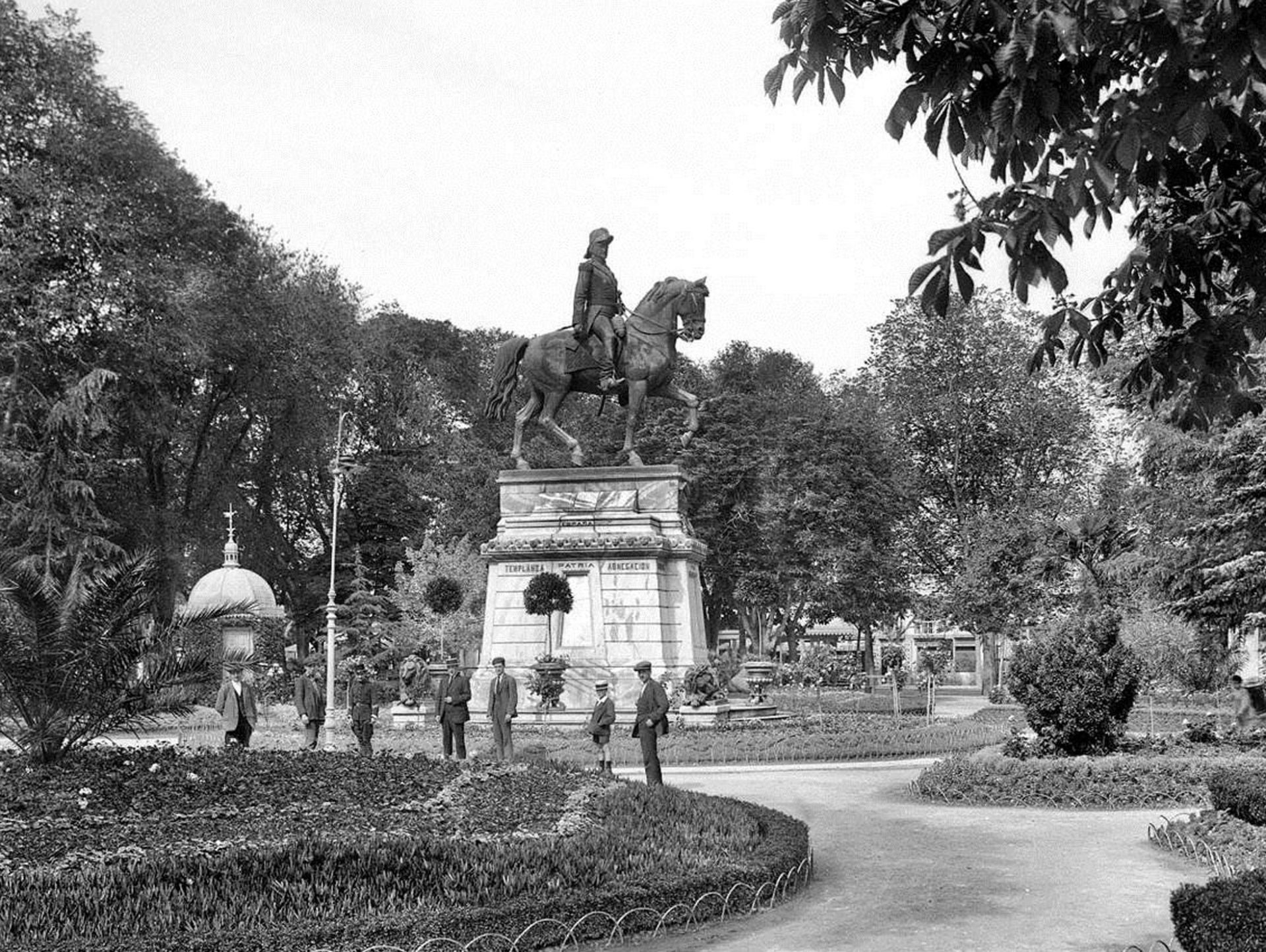 El conjunto ha sido telón de fondo de miles de fotografías, esta de 1915.