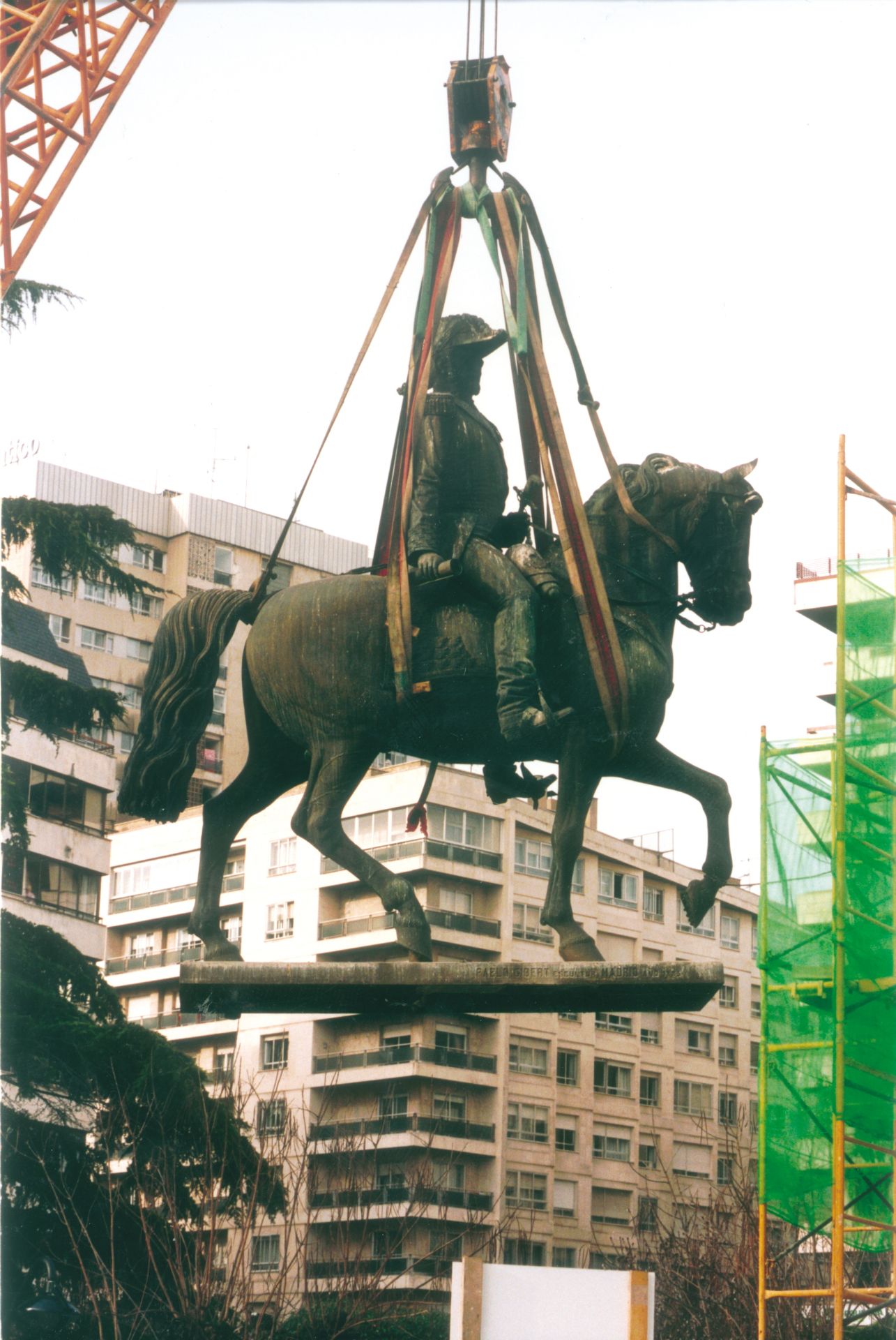 Imagen secundaria 2 - Traslado entre 1994 y 1995 para su 'remodelación' e inauguración del actual Espolón en 1998.
