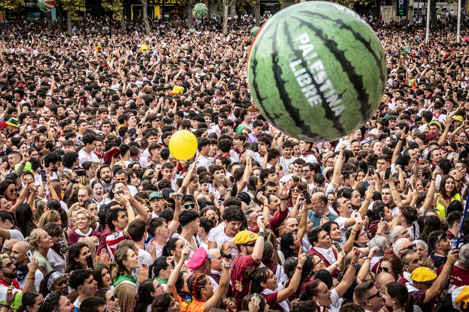 Las imágenes del cohete de San Mateo de Logroño desde la plaza del Ayuntamiento