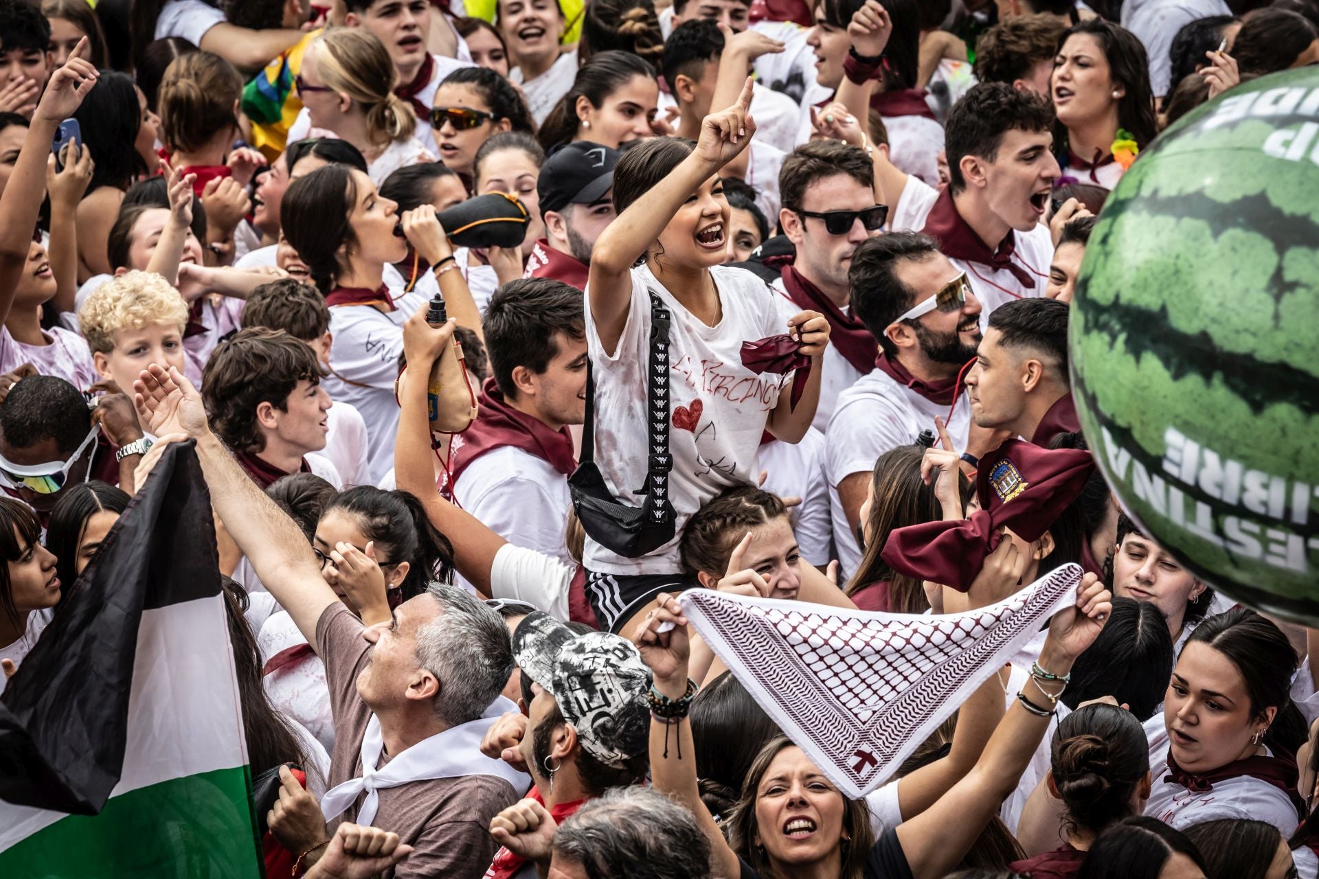 Las imágenes del cohete de San Mateo de Logroño desde la plaza del Ayuntamiento