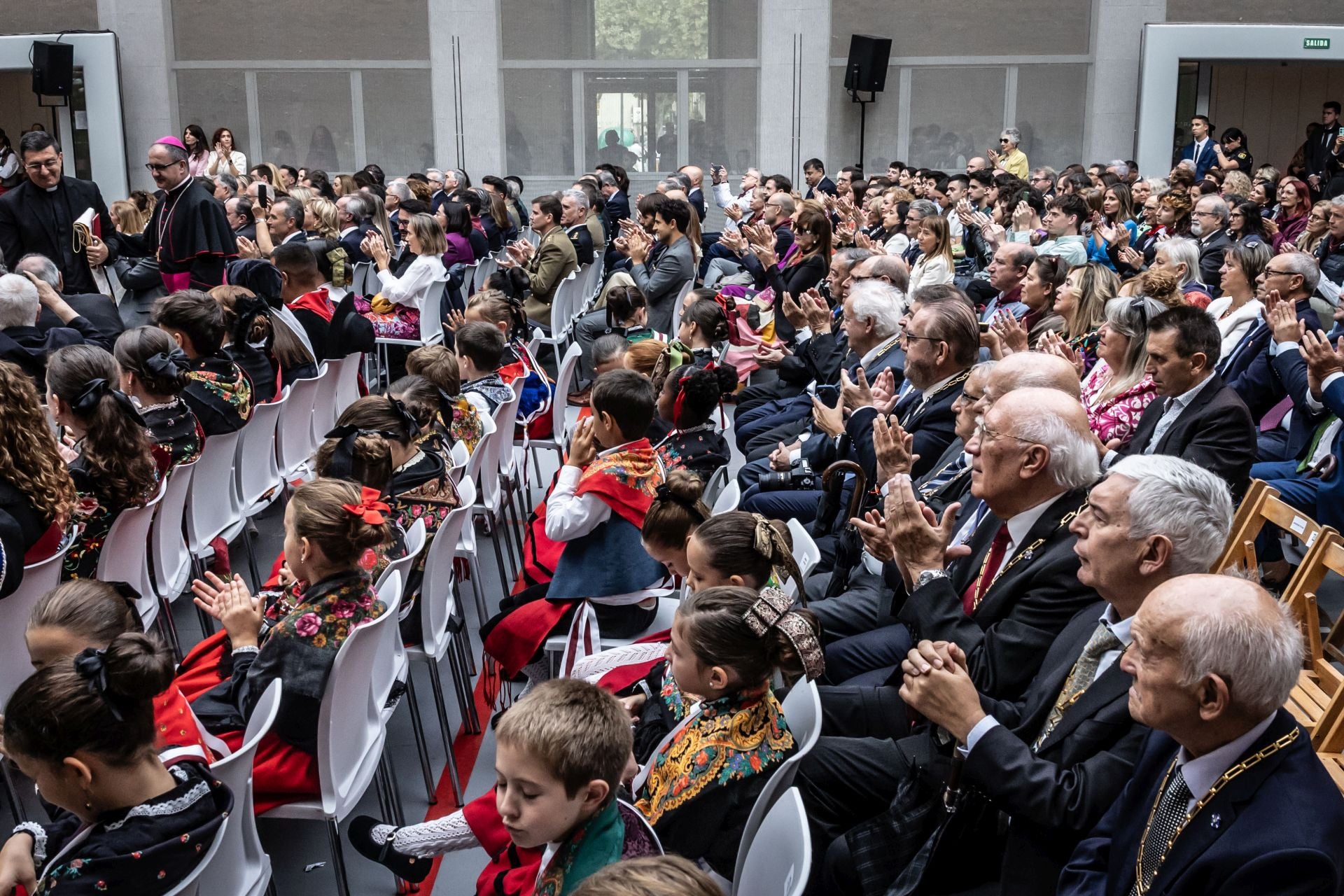 Las imágenes del acto del pisado de la uva